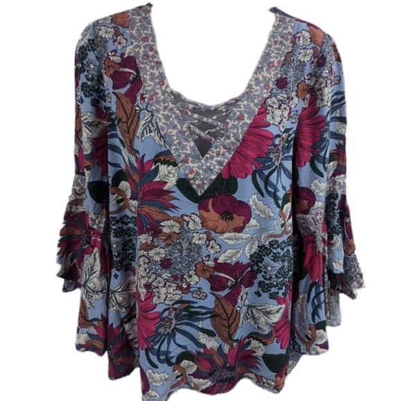 JODIFL Tops - Jodifl Bell Sleeve Boho Criss/Cross Top Sz S